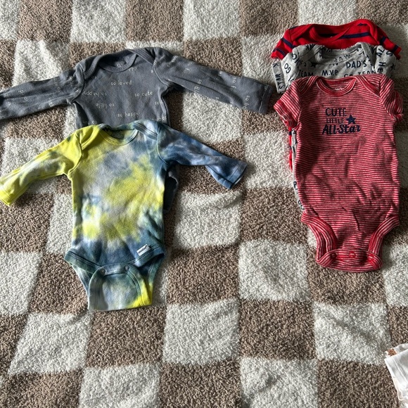 5 NB Bodysuits - Picture 3 of 8